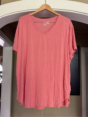 Terra & Sky V-Neck Short Sleeve Top in Coral